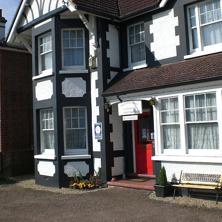 Melville Lodge Gatwick Горлі Екстер'єр фото