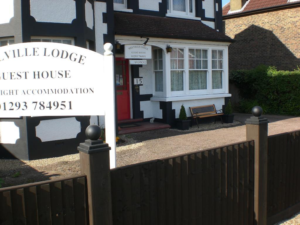 Melville Lodge Gatwick Горлі Екстер'єр фото