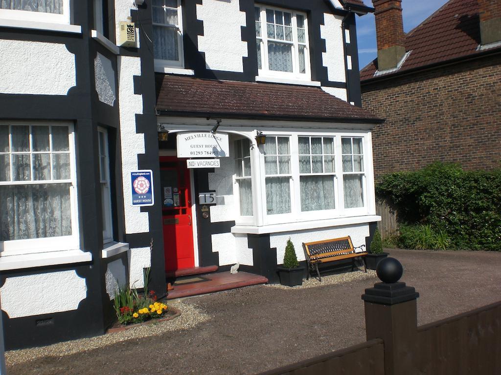 Melville Lodge Gatwick Горлі Екстер'єр фото