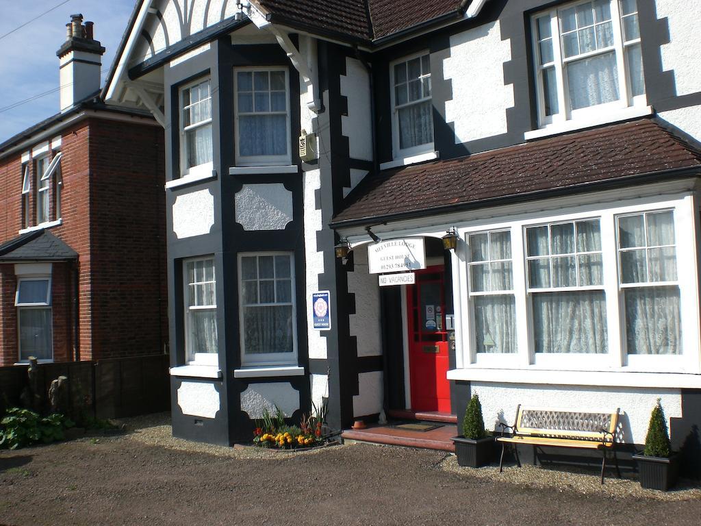 Melville Lodge Gatwick Горлі Екстер'єр фото